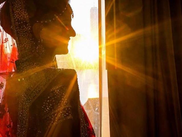 An Indian bride all ready for her wedding. (mannyphotos_) 