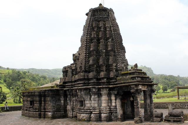 Amruteshwar is a secluded Maratha architecture temple.