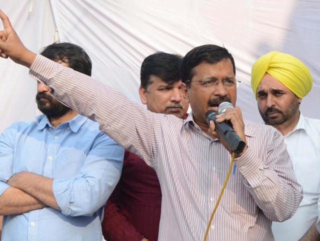 Amritsar, India – February 27 ::: Arvind Kejriwal Delhi chief minister and AAP convener alone with leaders Gurpreet Ghuggi, Bhagwant Mann and Sanjay Singh, after interacting with Widows during the visit in maqboolpura area of Amristar on Saturday, February 27, 2016. Photo by Gurpreet Singh/Hindustan Times