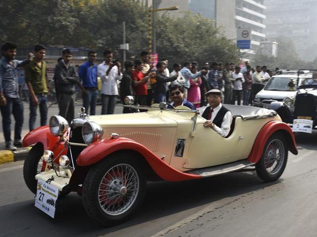 These cars did pull a a lot of crowd as participants enjoy a ride during the  50th Statesman Vintage Car Rally 2016. (Ravi Choudhary/HT Photo) 