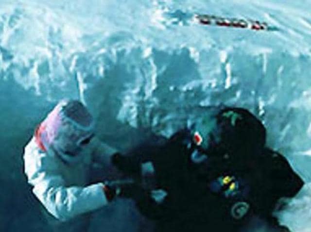 A Chinese surgeon, who claimed to have grown vegetables in Antarctica while taking part in an official expedition to the South Pole.(Photo courtesy: Chinese Information Centre)