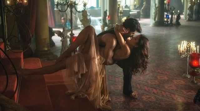 Aditya Roy Kapur, katrina in a still from Fitoor. (YouTube) Aditya Roy Kapur, katrina in a still from Fitoor. (YouTube)