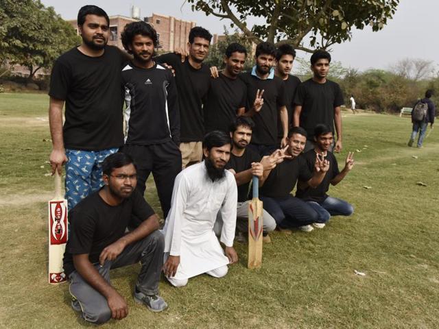 JNU students playing Cricket match at JNU Campus in New Delhi, India, on February 28.(Virendra Gosain/HT Photo)