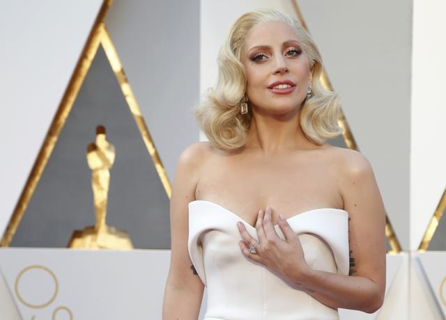 Then there was Lady Gaga. She was one of the stars with the most expensive jewelry with a set of emerald cut diamond earrings costing 8 million dollars. The Oscar performer wore 90-carat emerald-cut diamond drops from Lorraine Schwartz. The American Horror Story actress showed off her impressive jewels with a soft wave that tucked behind her left ear. (REUTERS)