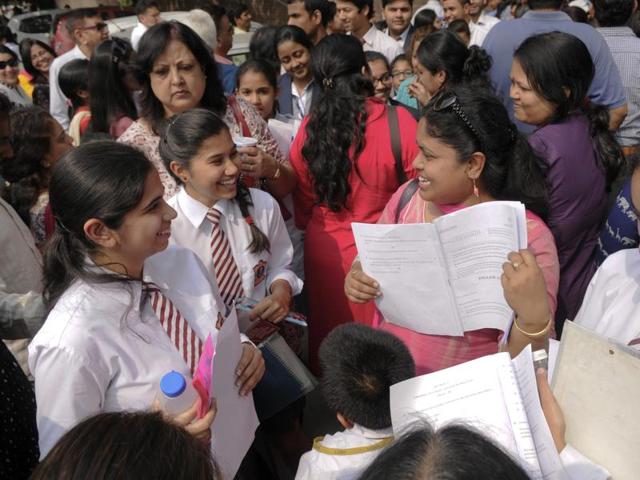 Class 12 students coming out from an examination centre after writing their CBSE English paper in Noida on Monday. (Burhaan Kinu / HT photo) Class 12 students coming out from an examination centre after writing their CBSE English paper in Noida on Monday. (Burhaan Kinu / HT photo)