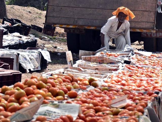 Finance minister Arun Jaitley pledged over Rs 87,700 crore on Monday to boost India’s rural economy, with analysts terming it an attempt by the ruling BJP to woo voters in the countryside as more than half a dozen states will have assembly polls in the next 18 months (HT/ Bharat Bhushan) Finance minister Arun Jaitley pledged over Rs 87,700 crore on Monday to boost India’s rural economy, with analysts terming it an attempt by the ruling BJP to woo voters in the countryside as more than half a dozen states will have assembly polls in the next 18 months (HT/ Bharat Bhushan)