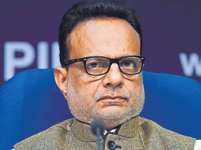 Talking about tax being imposed on the super rich, revenue secretary Hasmukh Adhia said there was a choice to either increase the direct tax burden for all or for only those who can afford to pay.(HT File Photo)