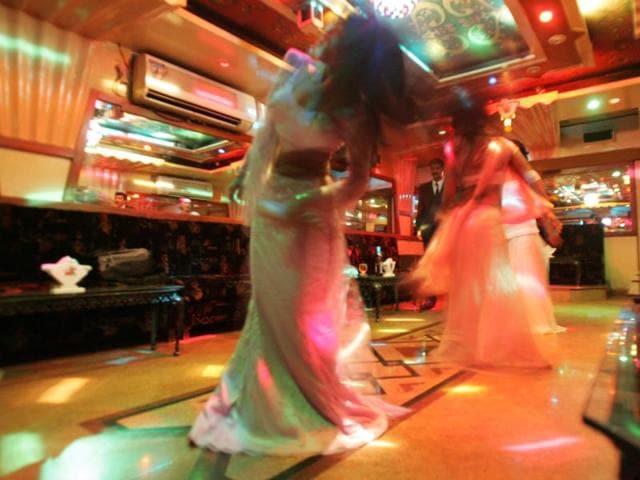 The Supreme Court on Wednesday cleared the decks for the issuance of dance bar licences to hotels and restaurants in Mumbai as it modified the conditions for the permit and excluded installation of CCTV from restaurants and dance performance place.(File Photo)