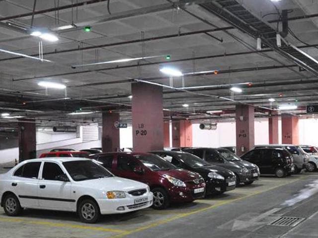 In a bid to motivate residents to use multi-level facilities, the South Delhi Municipal Corporation (SDMC) plans to increase parking charges on surface lots up to 100 per hour