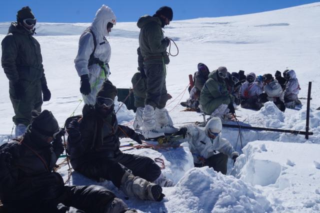 Porters engaged by the Indian Army to carry logistics at Siachen Glacier have complained that they are paid “inadequately” and receive meagre compensation in case of death. (HT Photo )