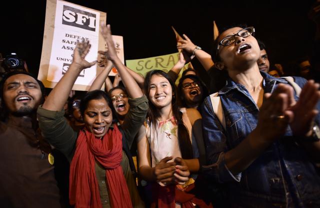 JNU students celebrate at Jantar Mantar in New Delhi on Wednesday. (Arun Sharma / HT Photo ) JNU students celebrate at Jantar Mantar in New Delhi on Wednesday. (Arun Sharma / HT Photo )