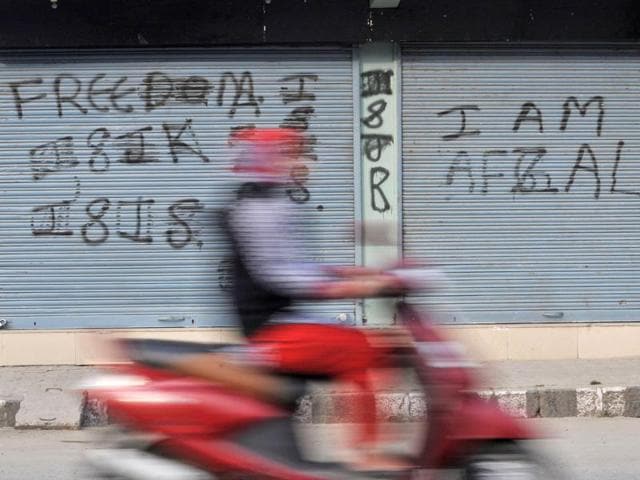 The separatist leadership of the Valley perceives the graffiti as the pouring out of the inner emotions of the common Kashmiris. (Waseem Andrabi//HT Photo)