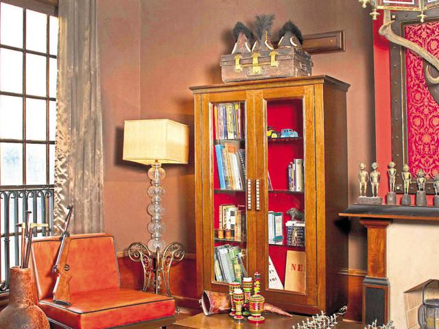 Leather is versatile and suitable for Indian weather conditions.It does not harbour dust mites and other allergens. Leather is versatile and suitable for Indian weather conditions.It does not harbour dust mites and other allergens.