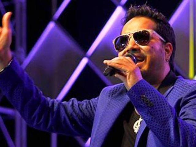 Mika Singh is among the top singers in Bollywood today. (HT) Mika Singh is among the top singers in Bollywood today. (HT)
