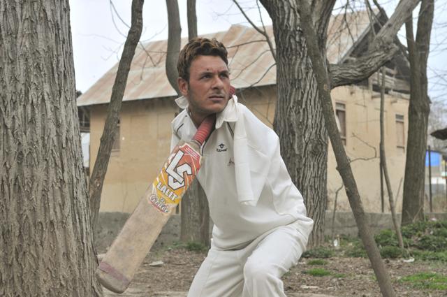 Amir Hussain Lone, a 26-year-old boy from Anantnag district in Kashmir who had lost both his arms when aged eight in a tragic accident at his father’s sawmill, can today play cricket, write and shave using only his legs. (Waseem Andrabi/HT) Amir Hussain Lone, a 26-year-old boy from Anantnag district in Kashmir who had lost both his arms when aged eight in a tragic accident at his father’s sawmill, can today play cricket, write and shave using only his legs. (Waseem Andrabi/HT)