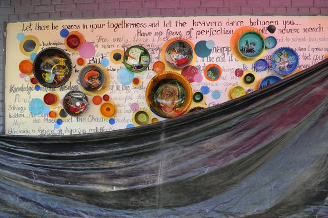 Homemakers, students and renowned talents started painting 11 installations on both sides of the road on March 1. (Abhinav Saha/HT Photo) Homemakers, students and renowned talents started painting 11 installations on both sides of the road on March 1. (Abhinav Saha/HT Photo)
