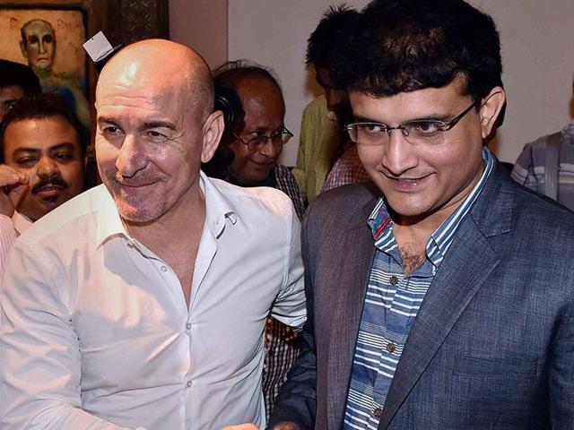 Atletico de Kolkata team co-owner Sourav Ganguly and head coach Antonio Habas.(PTI Photo)