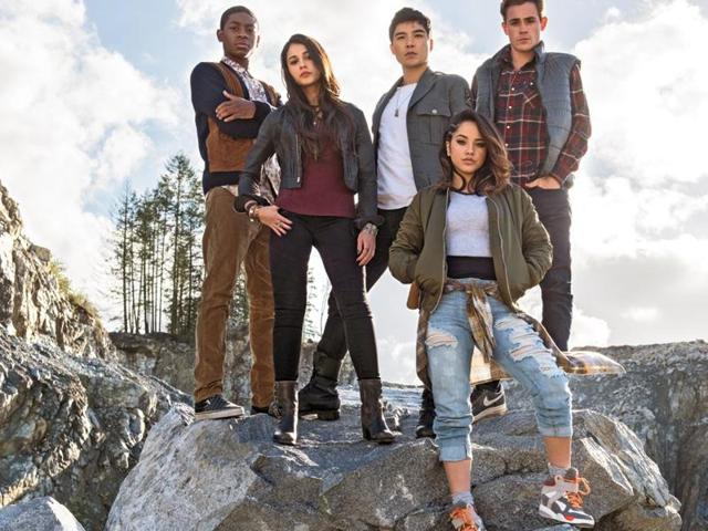 The first still of Power Rangers shows pop star Becky G, RJ Cyler, Naomi Scott, Ludi Lin and Dacre Montgomery as Trini, Billy, Kimberly, Zack and Jason, respectively.