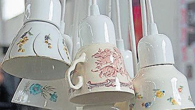 Teacup Chandelier (Pinterest / CraftBits &amp; CraftGossip)