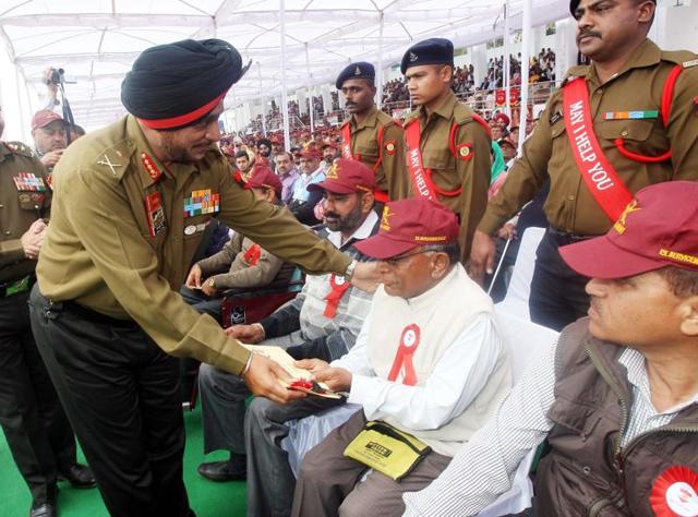 Organised by Pathankot Sub Area under the Rising Star Corps, the rally was aimed to hear the problems of the veterans and the veer naris. (HT Photo) Organised by Pathankot Sub Area under the Rising Star Corps, the rally was aimed to hear the problems of the veterans and the veer naris. (HT Photo)