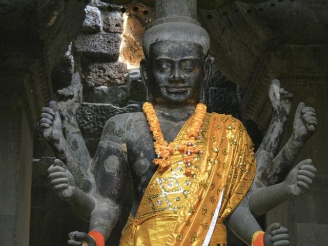 Angkor Wat was both a Vishnu temple and mausoleum for King Suryavarman II (Photos by Rama Arya) Angkor Wat was both a Vishnu temple and mausoleum for King Suryavarman II (Photos by Rama Arya)