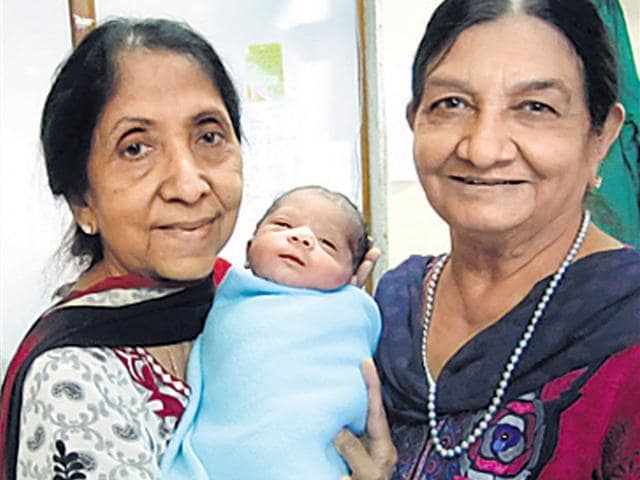 Mumbai's first test tube baby, Harsha Shah, has a baby boy | Latest News  India - Hindustan Times