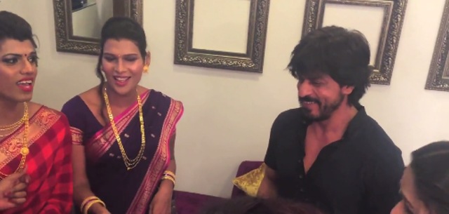 Shah rukh Khan listens to Jabra Fan by the transgender band. (YouTube grab)