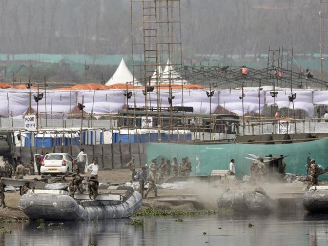 The organisers of the World Culture Festival, spiritual guru Sri Sri Ravi Shankar’s the Art of Living Foundation, admitted before the green court that with three days to go, no fire department or transport department permissions had been obtained. (Ravi Choudhary/HT Photo)