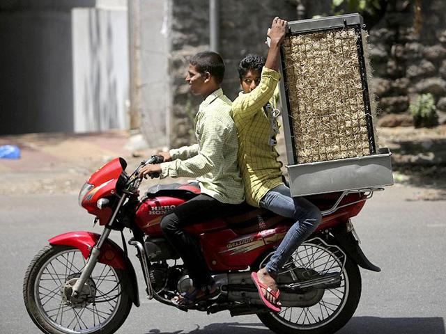 The government is launching programs to protect people from extreme heat in Nagpur and Bhubaneswar.(AP File Photo)