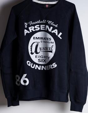 The actor has a number of Arsenal jerseys and sweatshirts which she wears during Arsenal matches for good luck. The actor has a number of Arsenal jerseys and sweatshirts which she wears during Arsenal matches for good luck.