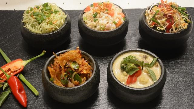 the delicacies at JW Cafe include Andhra fish curry, malai broccoli, and an array of pizzas.
