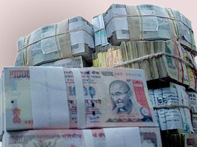 The new forms, which no longer require mandatory disclosure of foreign trips and dormant bank accounts, can now be submitted till August 31 instead of the regular July 31 deadline. (Pratham Gokhale/HT File Photo) The new forms, which no longer require mandatory disclosure of foreign trips and dormant bank accounts, can now be submitted till August 31 instead of the regular July 31 deadline. (Pratham Gokhale/HT File Photo)