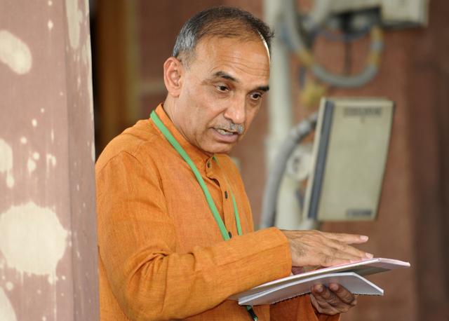 Bharatiya Janata Party parliamentarian Satyapal Singh said on Thursday that a top Congress leader had asked him to implicate Narendra Modi in the Ishrat Jahan encounter (Sonu Mehta/HT) Bharatiya Janata Party parliamentarian Satyapal Singh said on Thursday that a top Congress leader had asked him to implicate Narendra Modi in the Ishrat Jahan encounter (Sonu Mehta/HT)