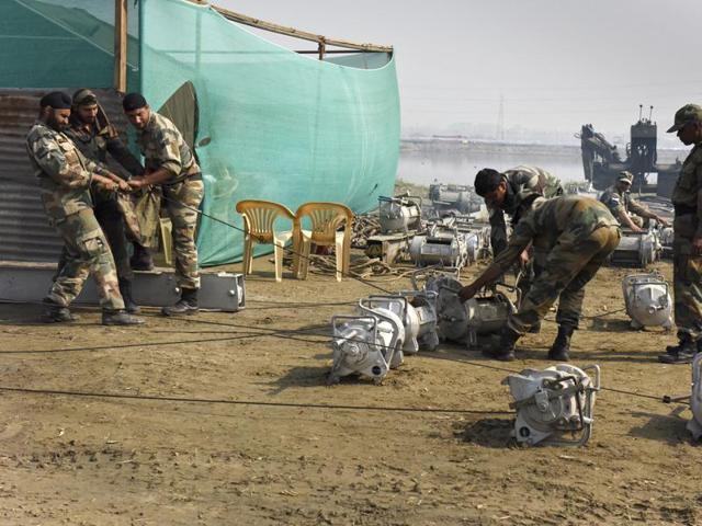 Preparation work being carried out for World Cultural Festival event promoted by Art of Living run by Sri Sri Ravi Shankar, on the banks of Yamuna in New Delhi, India, on Thursday. (Sushil Kumar/ Hindustan Times) Preparation work being carried out for World Cultural Festival event promoted by Art of Living run by Sri Sri Ravi Shankar, on the banks of Yamuna in New Delhi, India, on Thursday. (Sushil Kumar/ Hindustan Times)