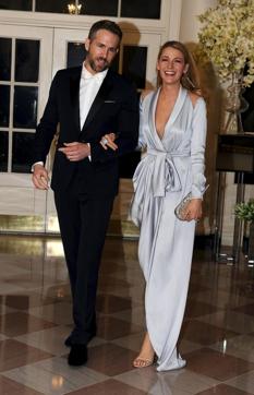 Ryan Reynolds and Blake Lively arrive for the state dinner. (Reuters Photo) Ryan Reynolds and Blake Lively arrive for the state dinner. (Reuters Photo)