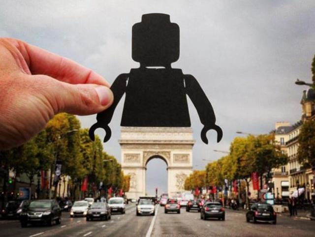 Here’s username paparboyo’s imagination working wonders on Paris’ Arc de Triomph. He made it look like a Lego man. (Instagram/paparboyo) 