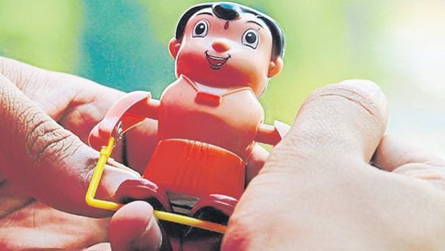 The toys have a simple mechanism which enables them to skip and turn when wound up. (SHIVAM SAXENA/HT)