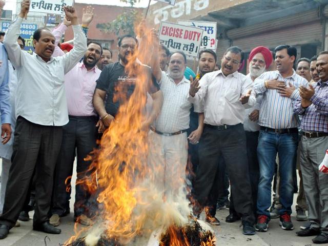 MGNREGS workers hold a rally in Moga on Friday (HT Photo) MGNREGS workers hold a rally in Moga on Friday (HT Photo)