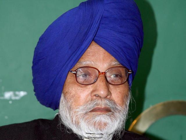 Unruly scenes dominated the proceedings of the House that complicated the task of speaker Charanjit Singh Atwal, who often found himself trapped in the crossfire. (HT Photo) Unruly scenes dominated the proceedings of the House that complicated the task of speaker Charanjit Singh Atwal, who often found himself trapped in the crossfire. (HT Photo)