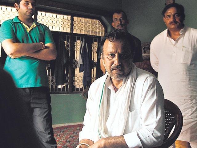 INLD councillor Krishan Pehalwan (centre) at his Najafgarh home. Pehalwan and three others were arrested in connection with murders of two PSO at his farmhouse. (HT File Photo) INLD councillor Krishan Pehalwan (centre) at his Najafgarh home. Pehalwan and three others were arrested in connection with murders of two PSO at his farmhouse. (HT File Photo)