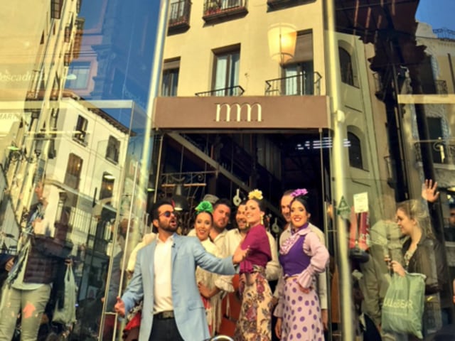 Anil Kapoor adds a dash of colour to Spain in a distinctly desi way. 