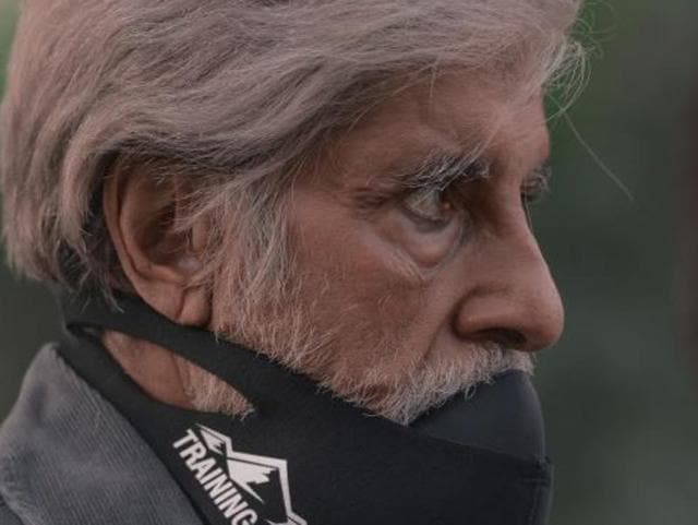 Big B roamed around the city in a mask. (Amitabh Bachchan’s blog) 