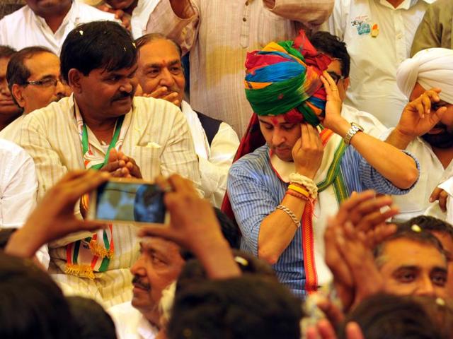 Congress MP Jyotiraditya Scindia, who is also MPCA chairman, played a friendly cricket match at Indore’s Holkar Stadium on Sunday. (Shankar Mourya/HT photo) Congress MP Jyotiraditya Scindia, who is also MPCA chairman, played a friendly cricket match at Indore’s Holkar Stadium on Sunday. (Shankar Mourya/HT photo)