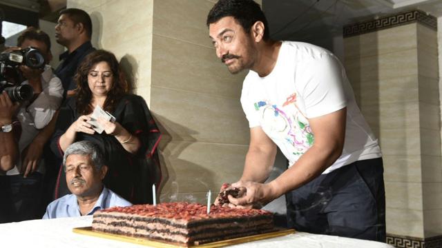On his 51st birthday, actor Aamir Khan expressed a wish to buy his mother’s ancestral home in Varanasi. (HT Photo) On his 51st birthday, actor Aamir Khan expressed a wish to buy his mother’s ancestral home in Varanasi. (HT Photo)