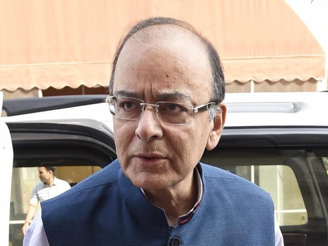 The Union budget, presented by Union finance minister Arun Jaitley, imposed a 1% excise duty hike on gold and diamond jewellery. (Sonu Mehta/HT Photo) The Union budget, presented by Union finance minister Arun Jaitley, imposed a 1% excise duty hike on gold and diamond jewellery. (Sonu Mehta/HT Photo)
