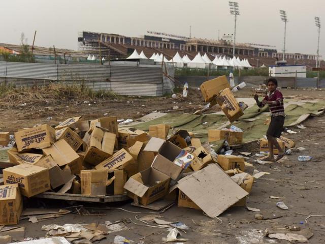 Farmers who plough the banks of Yamuna also accused organisers of forcing them off the land. (Sushil Kumar/ HT photo) 