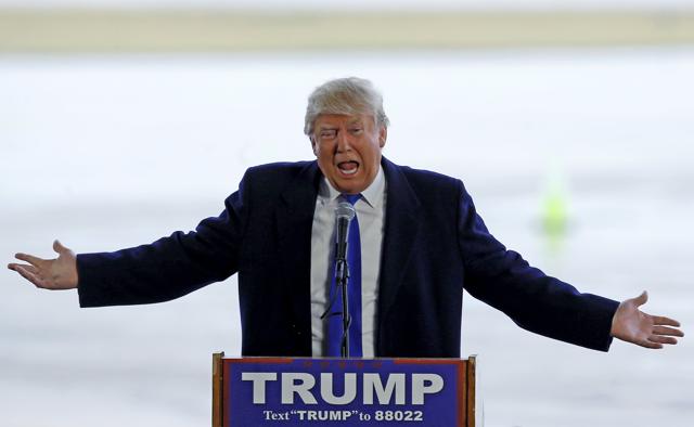 US Republican presidential candidate Donald Trump speaks at a campaign rally in Bloomington, Illinois. (Reuters Photo) US Republican presidential candidate Donald Trump speaks at a campaign rally in Bloomington, Illinois. (Reuters Photo)