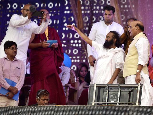 Sri Sri Ravi Shankar on stage with home minister Rajnath Singh during the second day of the festival. (Raj K Raj/HT Photo) Sri Sri Ravi Shankar on stage with home minister Rajnath Singh during the second day of the festival. (Raj K Raj/HT Photo)
