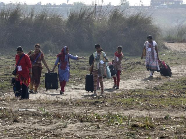 On the ground, there was no trace of the raging controversy over the clearing of 1,000 acres of a no-construction ecologically-fragile floodplain for the venue. (Sonu Mehta/HT Photo) On the ground, there was no trace of the raging controversy over the clearing of 1,000 acres of a no-construction ecologically-fragile floodplain for the venue. (Sonu Mehta/HT Photo)