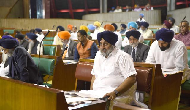 Punjab deputy chief minister Sukhbir Singh Badal and others SAD MLAs during teh Punjab budget at Punjab Vidhan Sabha in Chandigarh on Tuesday. (Sanjeev Sharma/HT photo) Punjab deputy chief minister Sukhbir Singh Badal and others SAD MLAs during teh Punjab budget at Punjab Vidhan Sabha in Chandigarh on Tuesday. (Sanjeev Sharma/HT photo)